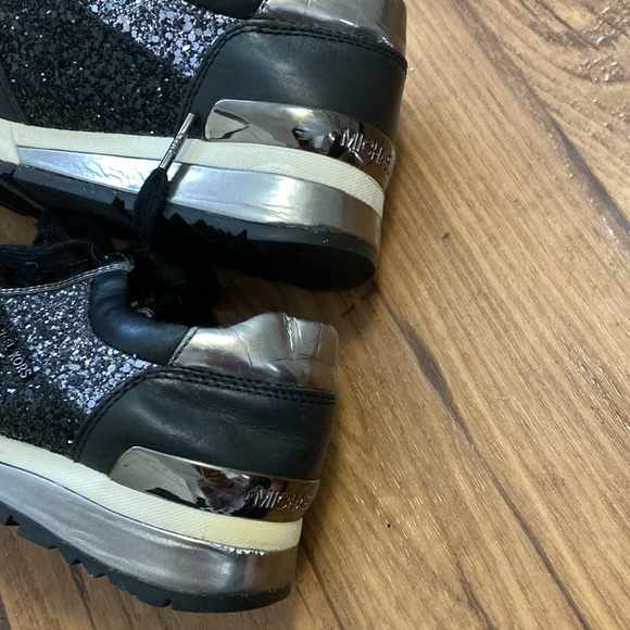 Michael Kors sneakers size 7.5 - Picture 8 of 8